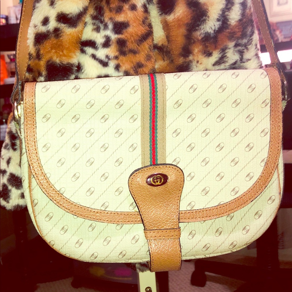 Vintage purse excellent condition for its age